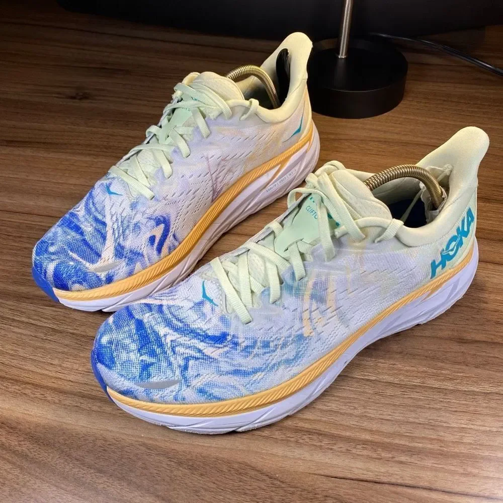 HOKA ONE ONE CLIFTON 8 - Women’s Running Shoes - SIZE 9.5B